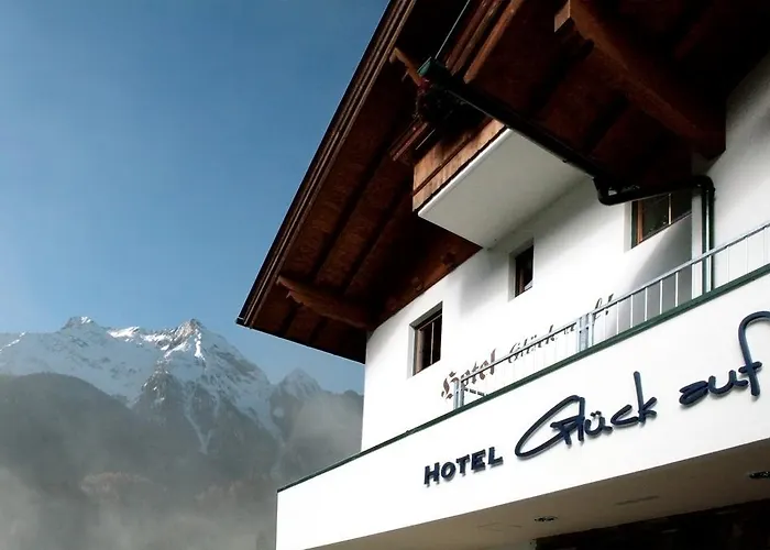 Hotel & Suites Glueck Auf